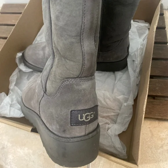 UGG Platform Gray Boots - Picture 2 of 6